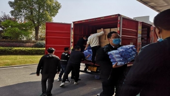 人大代表齊助力，抗“疫”一線勇?lián)?dāng)